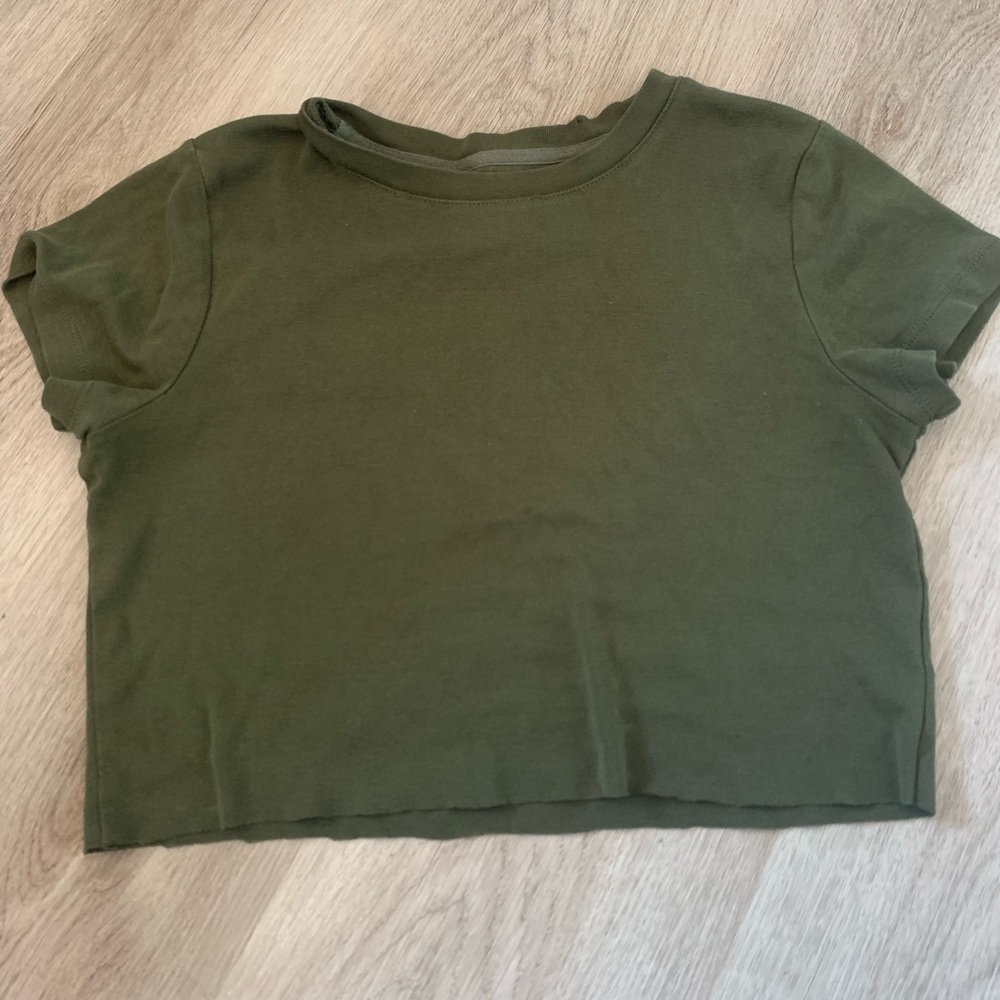 green cropped t-shirt